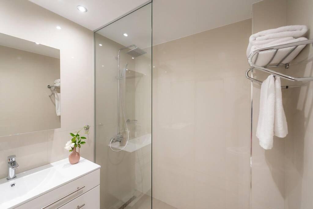 Fofi's Elegant Apartment *